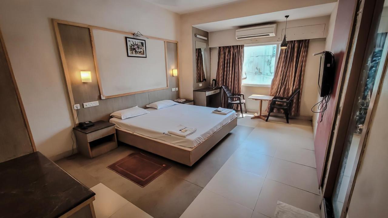 Hotel Aarathy Madurai Extérieur photo